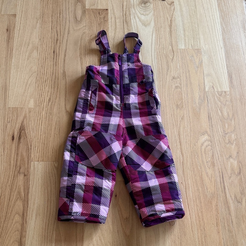 Plaid kids snow bibs
Pink and purple
Size: 3T